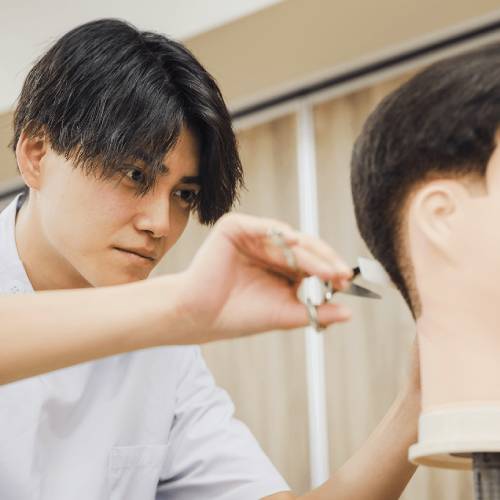 大阪中央理容美容専門学校4