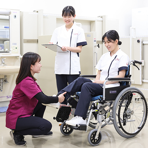 アール医療専門職大学3