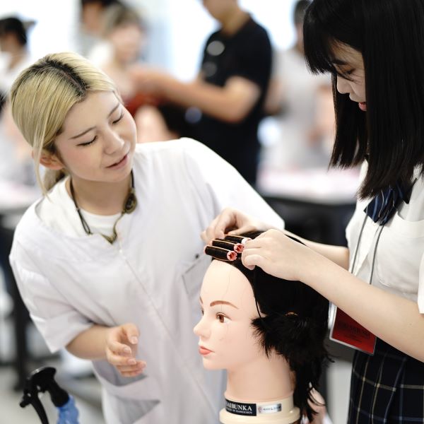 国際文化理容美容専門学校国分寺校