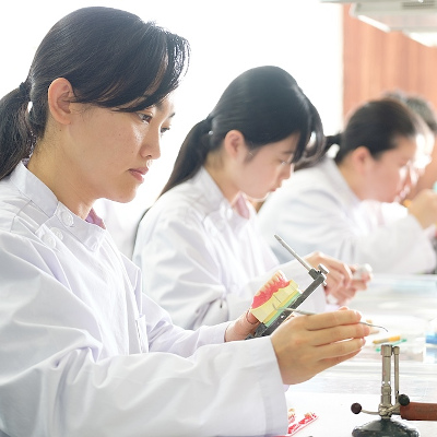 日本歯科学院専門学校