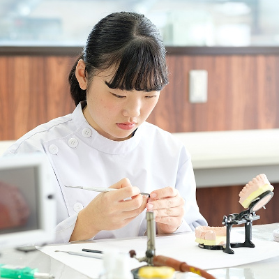日本歯科学院専門学校