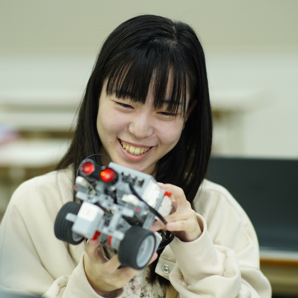 専修学校 国際電子ビジネス専門学校