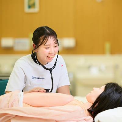 大阪信愛学院大学