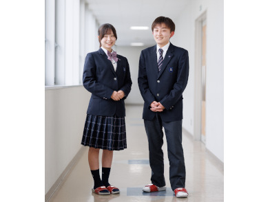 愛知啓成高等学校の制服