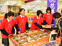 岩手県　花巻農業高校　食農科学科２年生　食育研究班のみなさん2