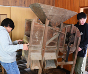 福井県　かつやま子どもの村中学校　道具館プロジェクトのみなさん2