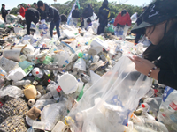 沖縄県 八重山農林高校 ビーチクリーン活動実行委員会のみなさん2