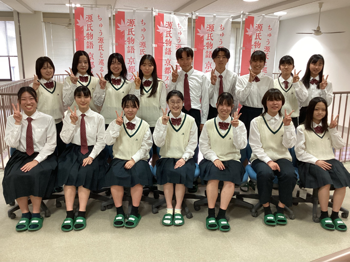 京都府 嵯峨野高校 「京・平安文化論ラボ」2年生16人のみなさん1