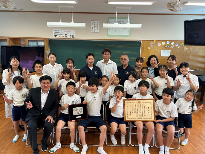 鹿児島県 龍郷町立龍郷(たつごう)小学校 児童のみなさん1