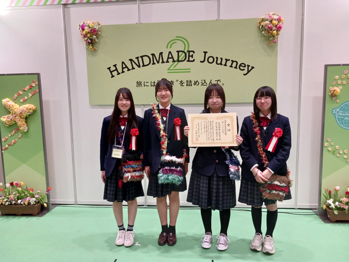 群馬県　桐生工業高校　染織デザイン部のみなさん3