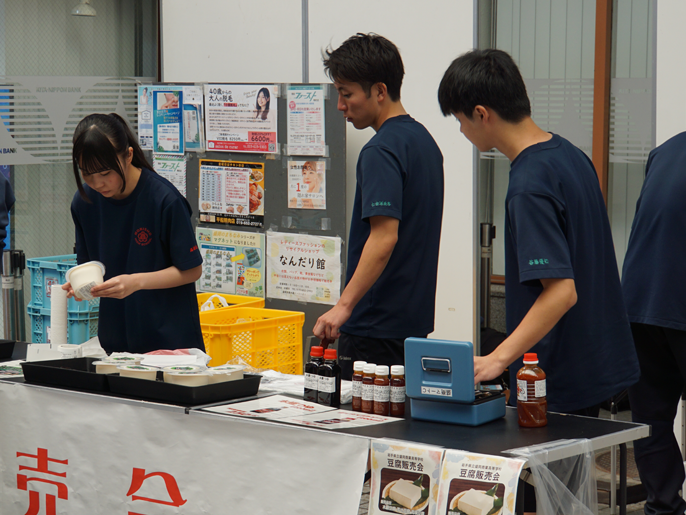 岩手県　盛岡商業高校　流通ビジネス科有志生徒のみなさん3