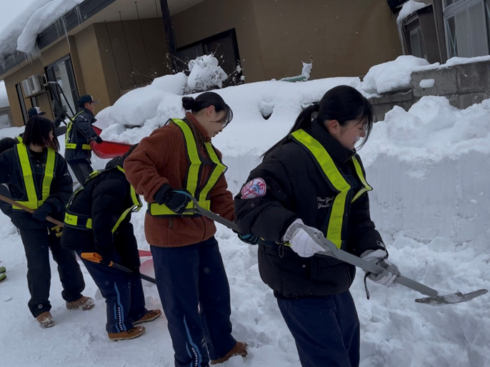 青森県　弘前南高校　野球部、男子・女子バスケットボール部のみなさん2