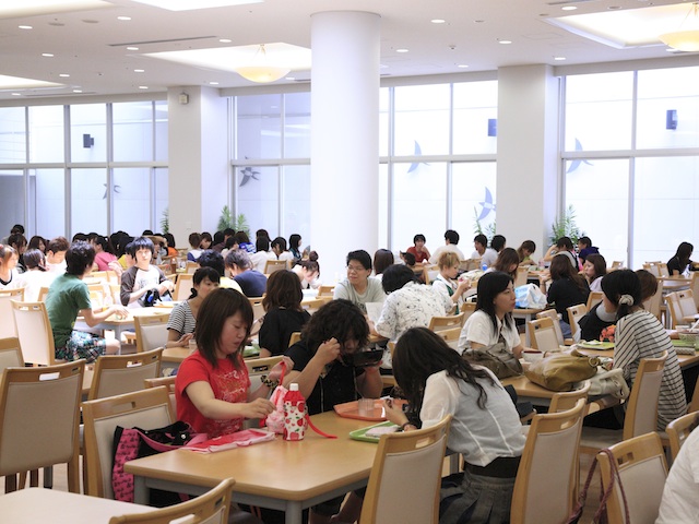 就実大学の学食