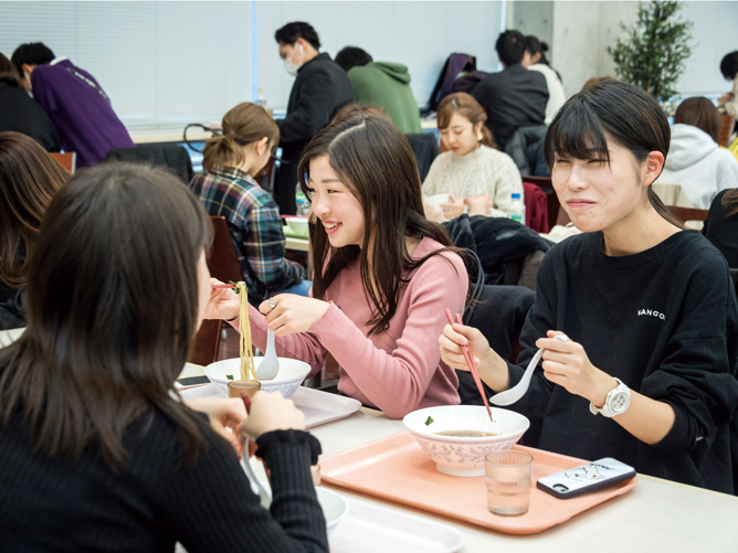 専修大学