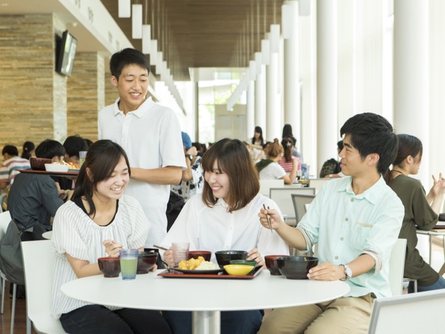 中村学園大学短期大学部の学食