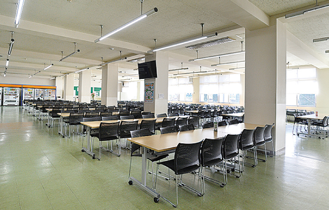 埼玉工業大学の学食