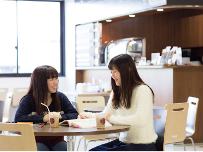 豊橋創造大学の学食
