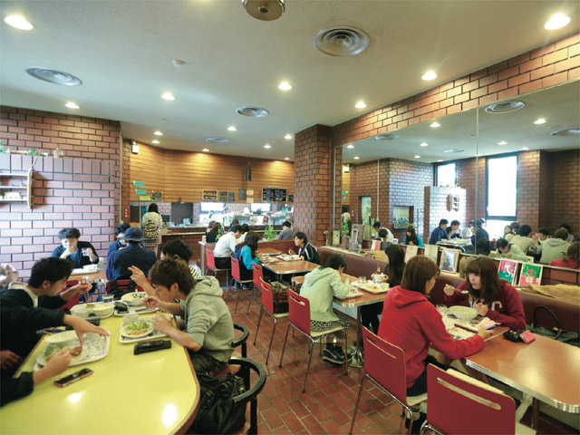 九州産業大学造形短期大学部の学食