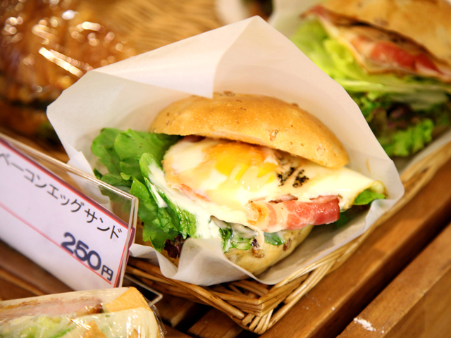 神田外語大学の学食
