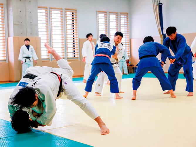 愛知大学の部活