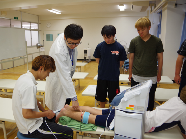 物理療法実習室（理学療法学科）
