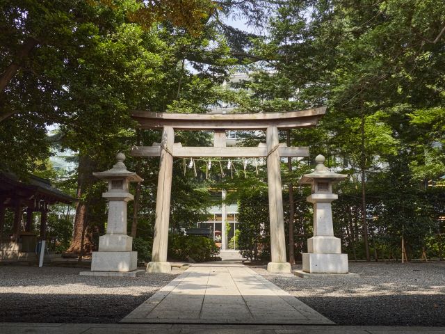 渋谷キャンパスにある神殿。天照皇大神(あまてらすすめおおみかみ)をはじめとする八百萬神(やおよろずのかみ)をお祀りしています。