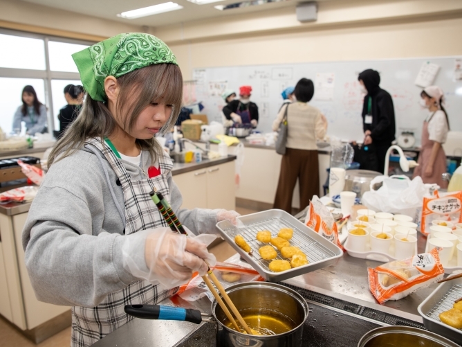 調理室:幼児教育系の授業で使用します。