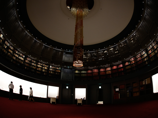 聖徳大学の図書館