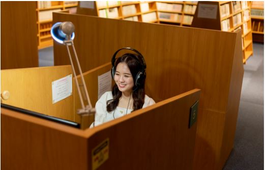東洋英和女学院大学の図書館
