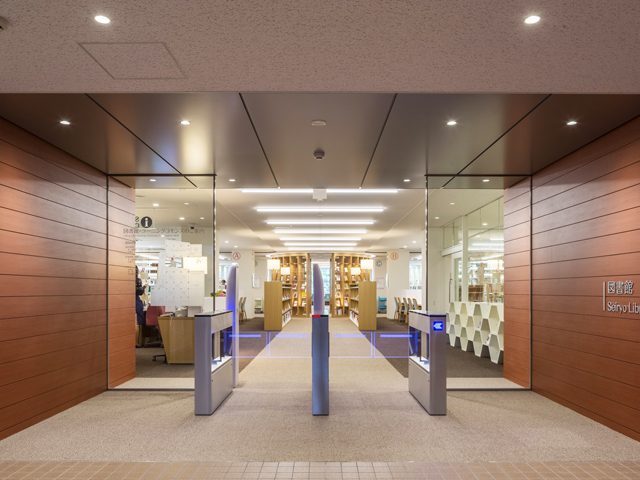 新潟青陵大学短期大学部の図書館