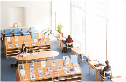 東洋英和女学院大学の図書館