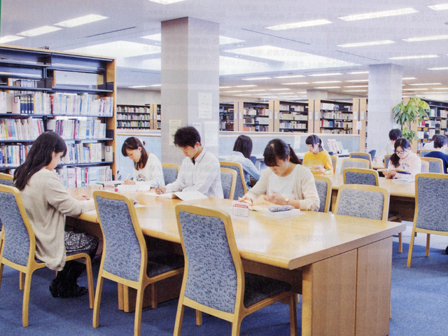 目白大学の図書館
