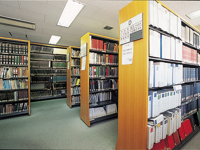 九州栄養福祉大学の図書館