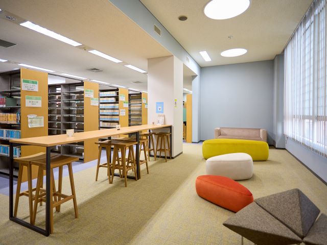相模女子大学の図書館