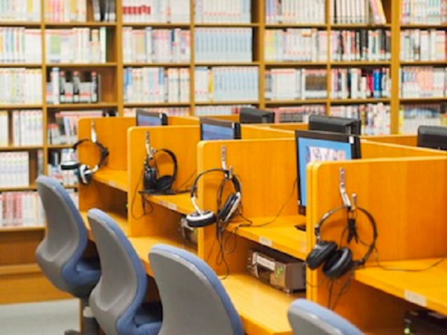 名古屋産業大学の図書館
