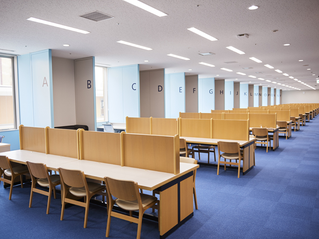 白鴎大学の図書館