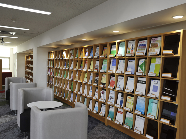 明海大学の図書館