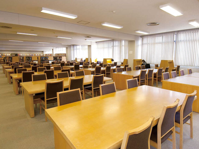 甲子園大学の図書館