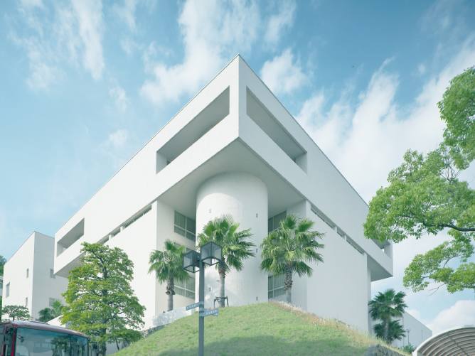 甲南女子大学の図書館