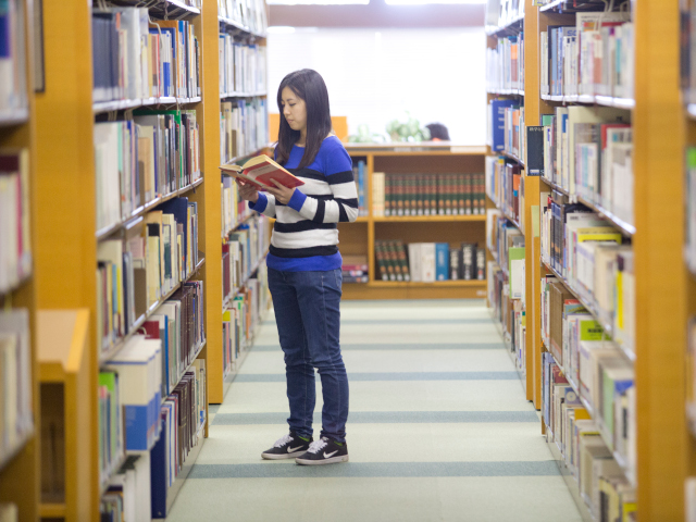 豊田工業大学の図書館