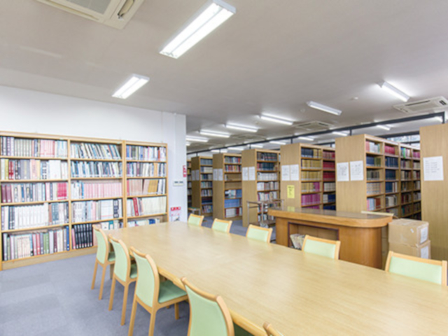 郡山女子大学短期大学部の図書館
