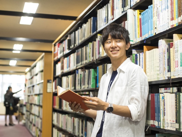 中村学園大学短期大学部の図書館