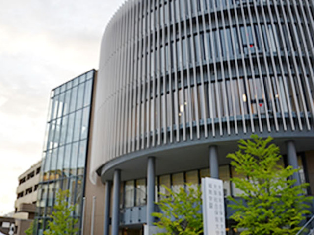 大阪総合保育大学の図書館