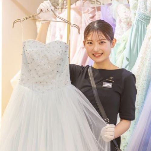 ブライダルヘアメイク&ドレス科