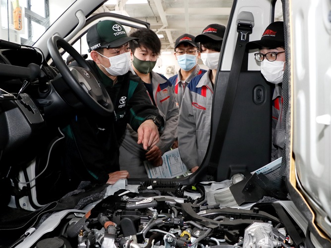 専門学校北海道自動車整備大学校