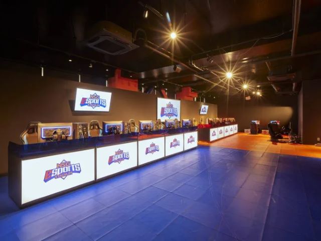 【NSG eスポーツスタジアム】360fpsのハイスペックPCや、巨大モニタ・音響設備を導入したeスポーツスタジアムでは、公式大会も開催される。