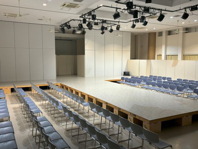 500名収容できる大型イベントホール