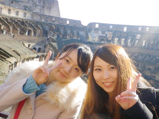 初めての海外旅行でもクラスの友達と一緒だから安心