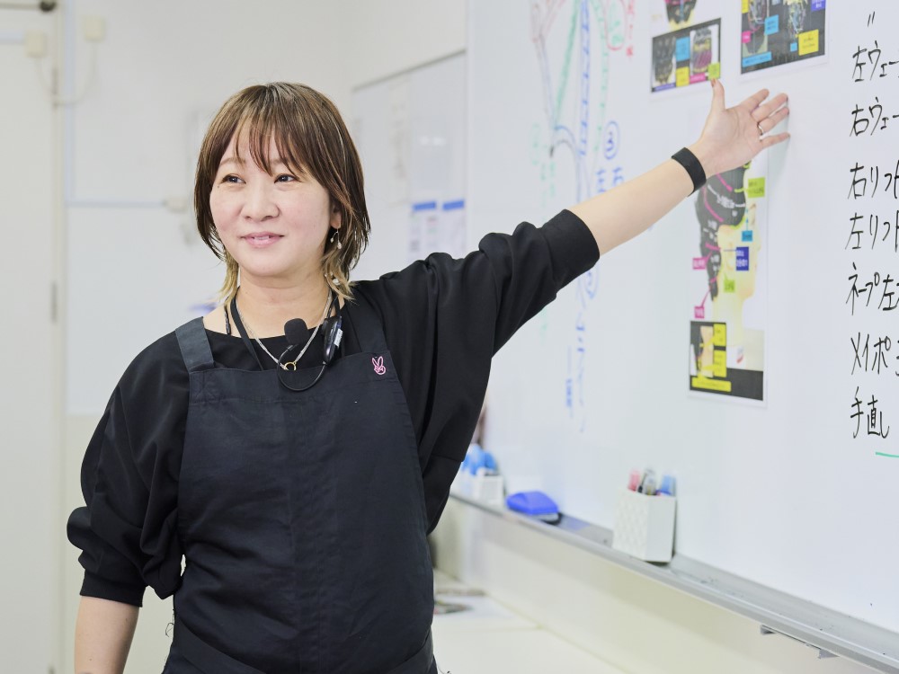 【教員】北野先生。美への追求をやめない人になってほしい。だからこそ仕事の厳しさ、楽しさをリアルに伝えたい。