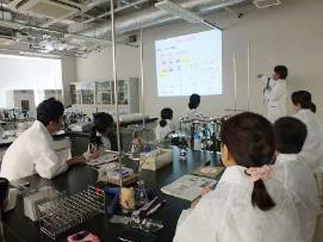 夏休み親子科学講座②「いろんなスライムを作ってみよう」初級編1